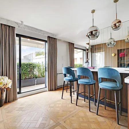 Luxurious With Balcony-3br-6p-champs-elysees Апартаменты
