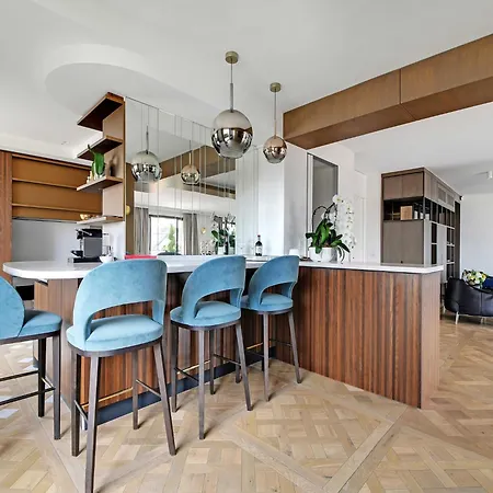Luxurious With Balcony-3br-6p-champs-elysees Апартаменты *