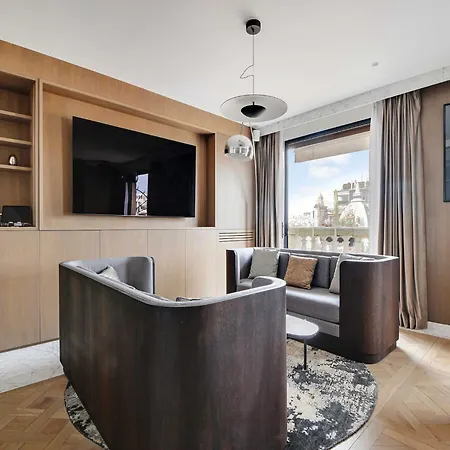 Luxurious With Balcony-3br-6p-champs-elysees Apartment Paris