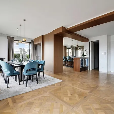 Апартаменты Luxurious With Balcony-3br-6p-champs-elysees Париж