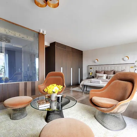 Апартаменты Luxurious With Balcony-3br-6p-champs-elysees Париж