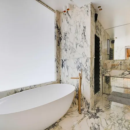 Luxurious With Balcony-3br-6p-champs-elysees *