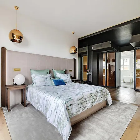 Luxurious With Balcony-3br-6p-champs-elysees * Париж